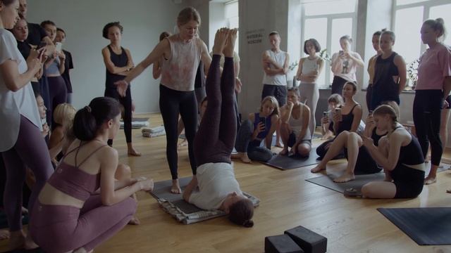 Jivamukti Yoga 75HR Teacher Training. Как проходит курс обучения направлению дживамутки йога