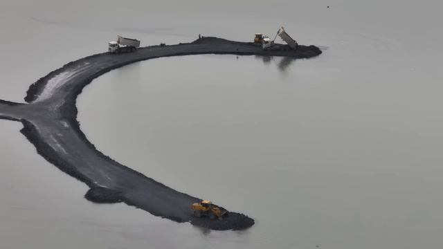 EP479,Bulldozer SHANTUI Push Rock In Water Lake SWith Truck SHACMAN Unloading Rock