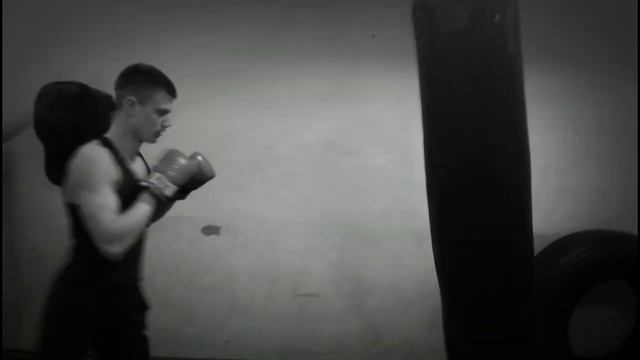 Тренировка-Работа по груше ногами и руками :) смотреть онлайн