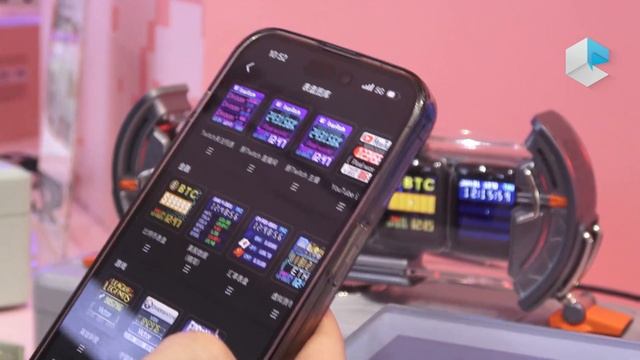 Divoom pixel art accessories Ditoo Pro Ditoo Mic speakers, Pixoo64 display and upcoming desktop ga смотреть онлайн