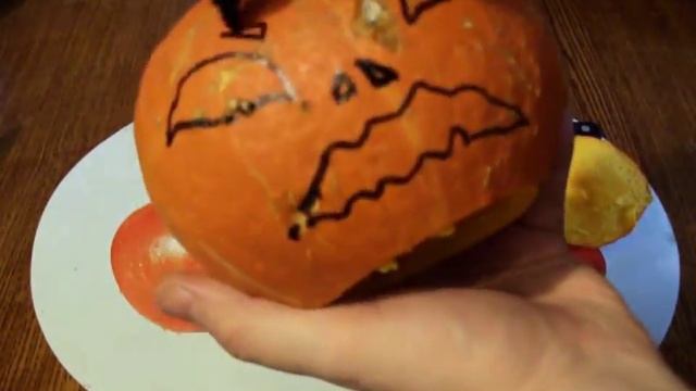 Как сделать тыквенный фонарик на Хэллоуин? смотреть онлайн