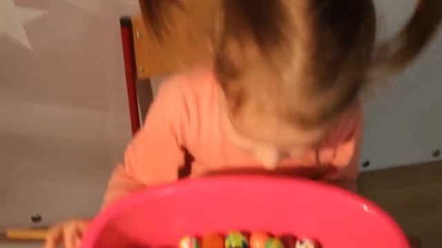 Наша коллекция прыгунов!Играем с мячиками прыгунами и изучаем цвета!Коты и прыгуны!Весело играем!