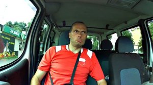 Представляете? Они идут по тротуару!!!