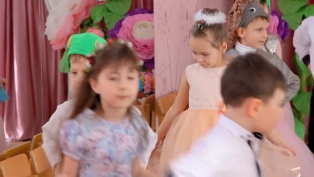 68 сад 12 група - Свято Весни смотреть онлайн