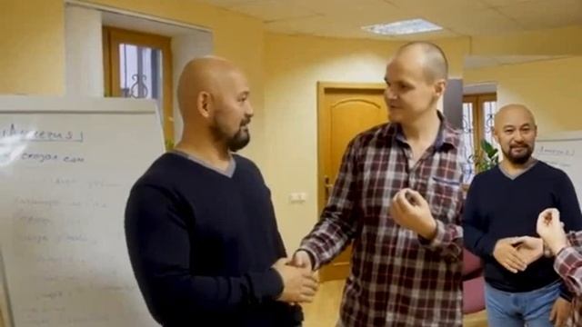 ГИПНОшоу "Под ГИПНОЗОМ". Ты кто ? "Я Чингиз Хан" ! Борис Биленко. Цигун. СВЕРХспособности. ГИПНОЗ смотреть онлайн