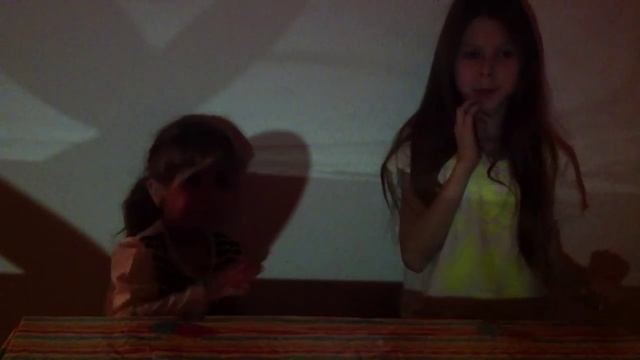 МАГИЧЕСКИЙ СВЕТЯЩИЙСЯ ЛЕТАЮЩИЙ ЖУК светлячок и игрушка ЙО ЙО Показываем трюки обзор смотреть онлайн