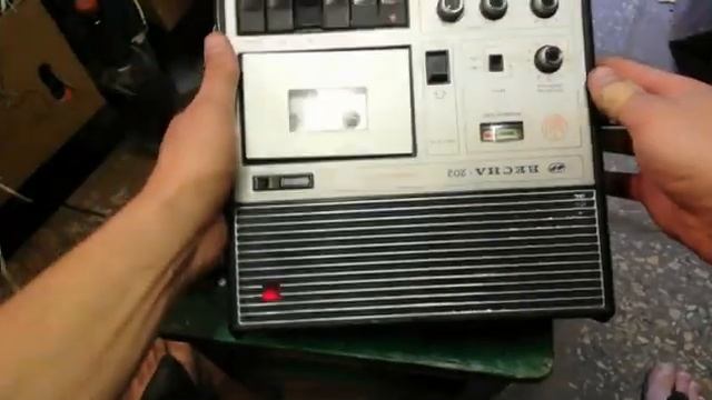 ОТКУДА ВСЯ ЭТА ТЕХНИКА? КОМНАТА ИЗ ПРОШЛОГО. ОБЗОР КАССЕТНОГО МАГНИТОФОНА