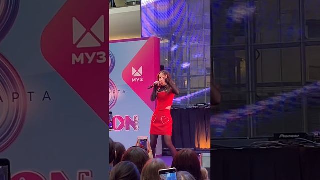 МузOn ТЦ Ривьера 8 марта