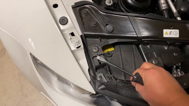 E92 M3 Headlight Condensation - How to get rid of it смотреть онлайн