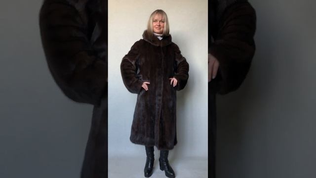 Шуба норка тм RUORUI за 37500 ₽ в отличном состоянии, капюшон, цв.махагон дл.110 см р.52-54 /11907/ смотреть онлайн