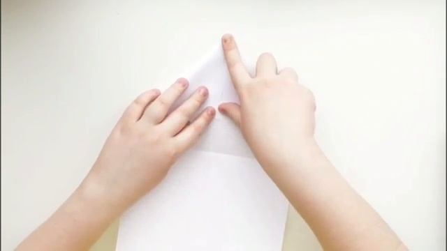 Как сделать летающий самолёт из бумаги смотреть онлайн
