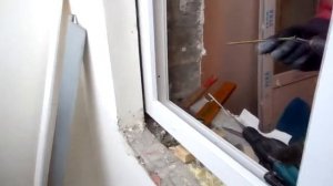 Установка пластиковых окон Века зимой.