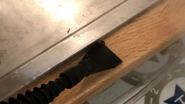 Пароочиститель Maunfeld MF 1931W Pro в действии в труднодоступных местах смотреть онлайн