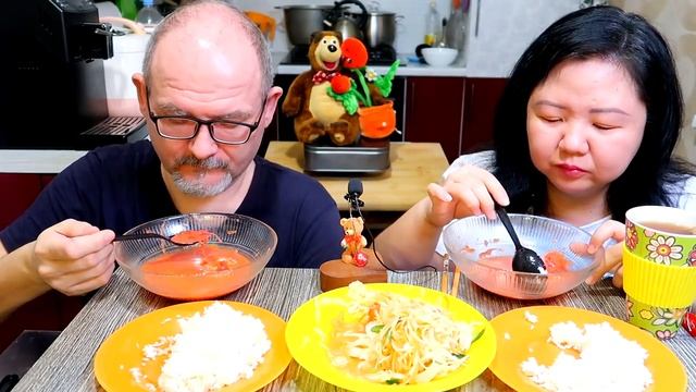 Мукбанг Борщ и Весенний салат / Mukbang Borsch and Spring Salad смотреть онлайн