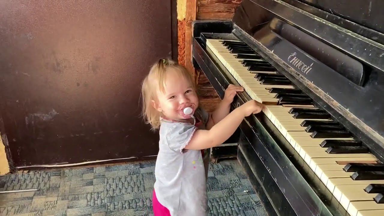 ИГРАЕТ НА НЕРВАХ МАМЫ!/ПОДАЛИ ДОКУМЕНТЫ!/ЭТА КНИГА ДЛЯ МЕНЯ! смотреть онлайн