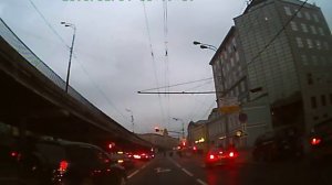 Велосипедист влетел в открытую дверь