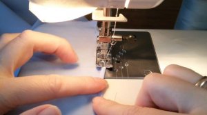 Фабричное подшивание вечернего платья своими руками на швейной машине