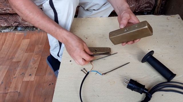 Как сделать электро-парализатор своими руками для свиней смотреть онлайн