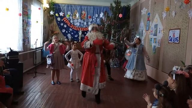 "Как в Простоквашино!" – 8 фрагмент спектакля. Рук. Раиса Ткач смотреть онлайн