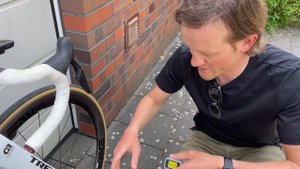 Миниатюрный электронасос для велосипеда: лучше чем обычный? ?