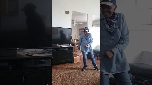 Zumba(R)Gold-The Git Up-Blanco Brown смотреть онлайн