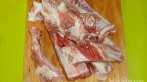 Тушеные свиные ребрышки на сковороде