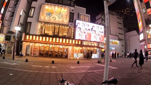 Fujifilm X-T5 - Street Photography in Tokyo Japan with the XF33mmf1.4 смотреть онлайн