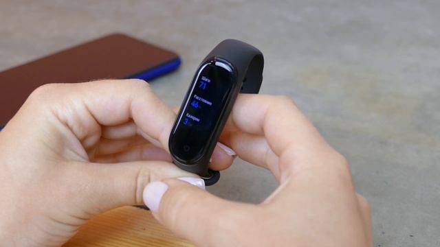 Mi Smart Band 4 | лучший Mi Band от Xiaomi смотреть онлайн
