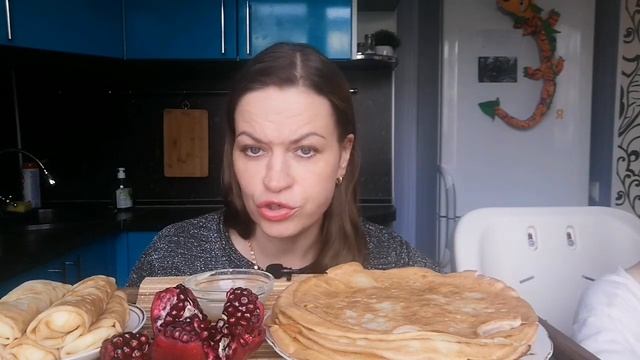 МУКБАНГ БЛИНЫ С ТВОРОГОМ И СГУЩЕНКОЙMUKBANG HALK FAMILY ЕДА