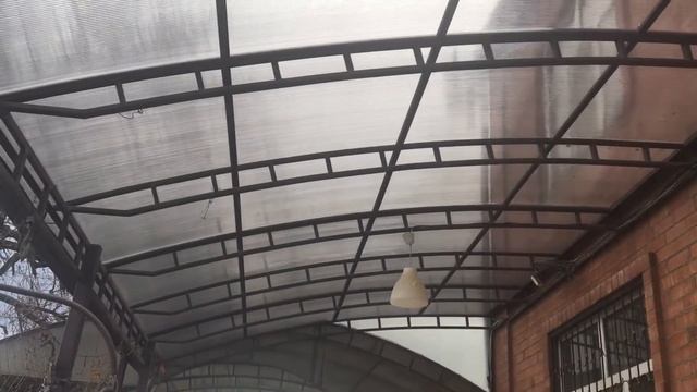 Замена поликарбоната на навесе