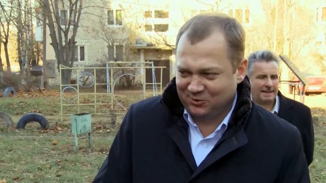 Глава Солнечногорья побывал во дворе домов № 2 и 3 микрорайона Рекинцо.