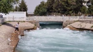 ТАДЖИКИСТАН / МЕСТНАЯ "МОСКВА-РЕКА" / КУПАНИЕ  В ЦЕНТРЕ ГОРОДА / БОХТАР / РЕКА ВАХШ