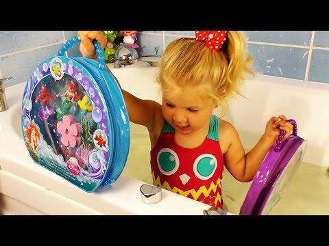 ✿  Принцессы АРИЭЛЬ и РАПУНЦЕЛЬ в Ванной Принцесса Диснея Disney Princess Play surprise Toys Игры