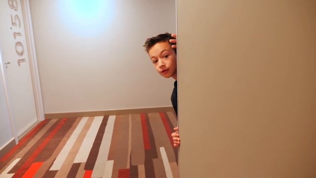 ПОЧЕМУ Папа НЕ ХОЧЕТ Брать с Собой! Дети СБЕЖАЛИ! Что ТЕПЕРЬ Будет! смотреть онлайн