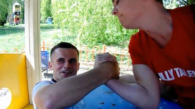 ARMWRESTLING FATALITI/ ПОРВАВ СВЯЗКУ / ЖЕСТЬ !!! смотреть онлайн
