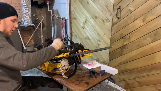 Покупка второй бензопилы для сбора валежника. Обзор, сборка и настройка для работы смотреть онлайн