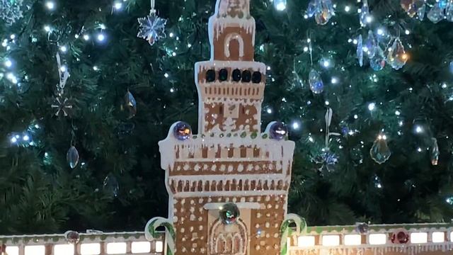 Piazza del Duomo Natale 2021. Рождественская площадь Дуомо в Милане 2021.