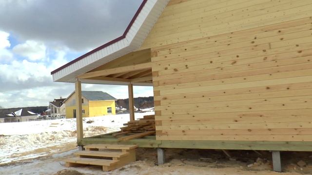 Зимнее строительство. Дом из бруса на забивных сваях. Хроники. смотреть онлайн