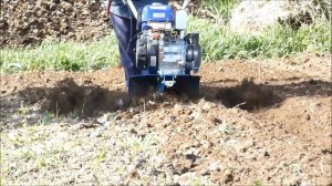 Весенняя вспашка огорода мотоблоком Нева МБ 23 Ямаха