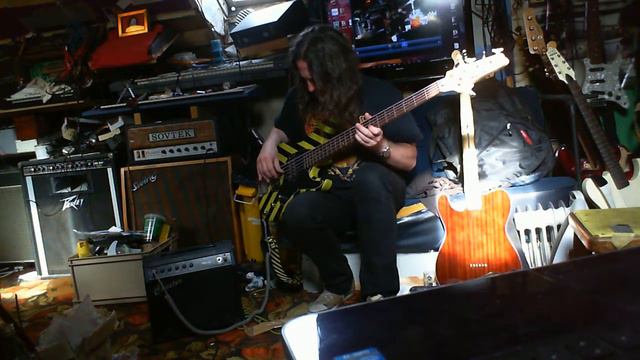 chester PBA- 10 bass amp demo смотреть онлайн