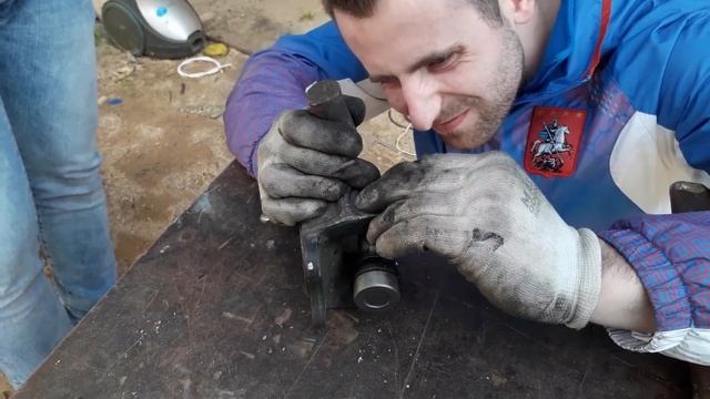 Женёк меняет крестовину. А я снимаю? HD78 16+ смотреть онлайн