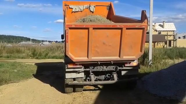 УралАвтоСтрой. Доставка речного песка 6м3 смотреть онлайн