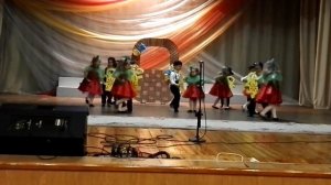 Танец клубничек