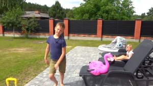 СОФИЯ хочет УЕХАТЬ на ОТДЫХ.  СОФУНЬЯ ШАЛУНЬЯ