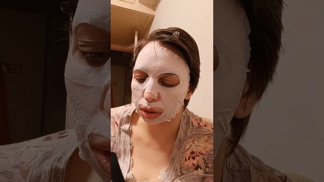 Тестирую тканевую маску для лица от EWA Product! смотреть онлайн