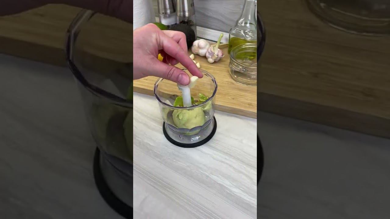 Заправляйте овощные салаты, салаты с креветками, морепродуктами или используйте как дип!!!
