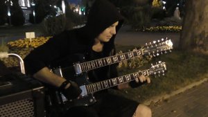 УЛИЧНЫЙ ГИТАРИСТ НА РОССИЙСКОМ КУРОРТЕ ► Сыграл Scorpions