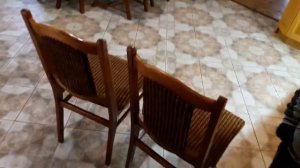 Видеоотчёт реставрации стульев со спинками соседям.