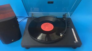 Проигрыватель Lenco L30