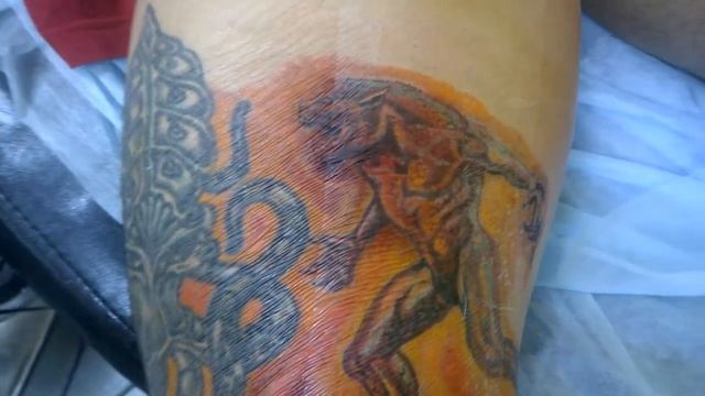 Татуировка:Вот из под кровавыхХх ран,не спеша возник ликан!(Сеанс восьмой!) смотреть онлайн